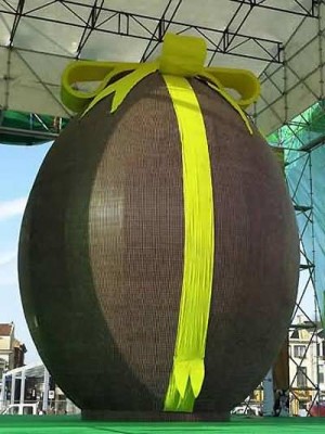giant-chocolate-easter-egg.jpg